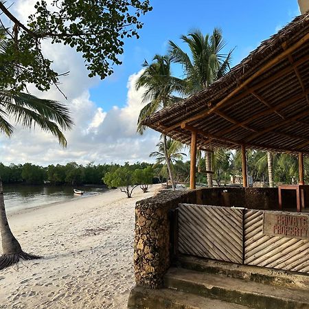 Mwazaro Beach Lodge Shimoni Exterior photo