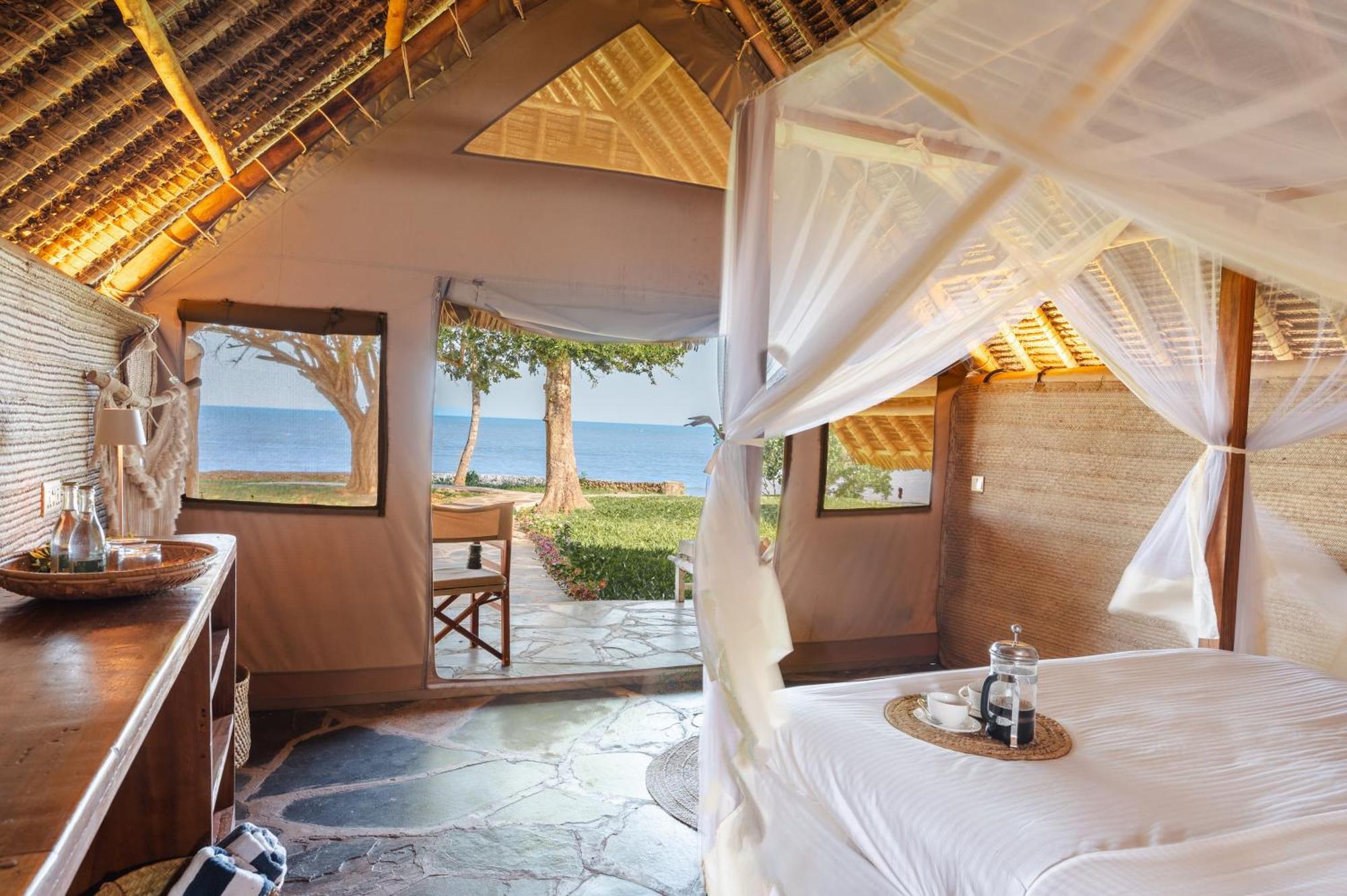 Mwazaro Beach Lodge Shimoni Exterior photo