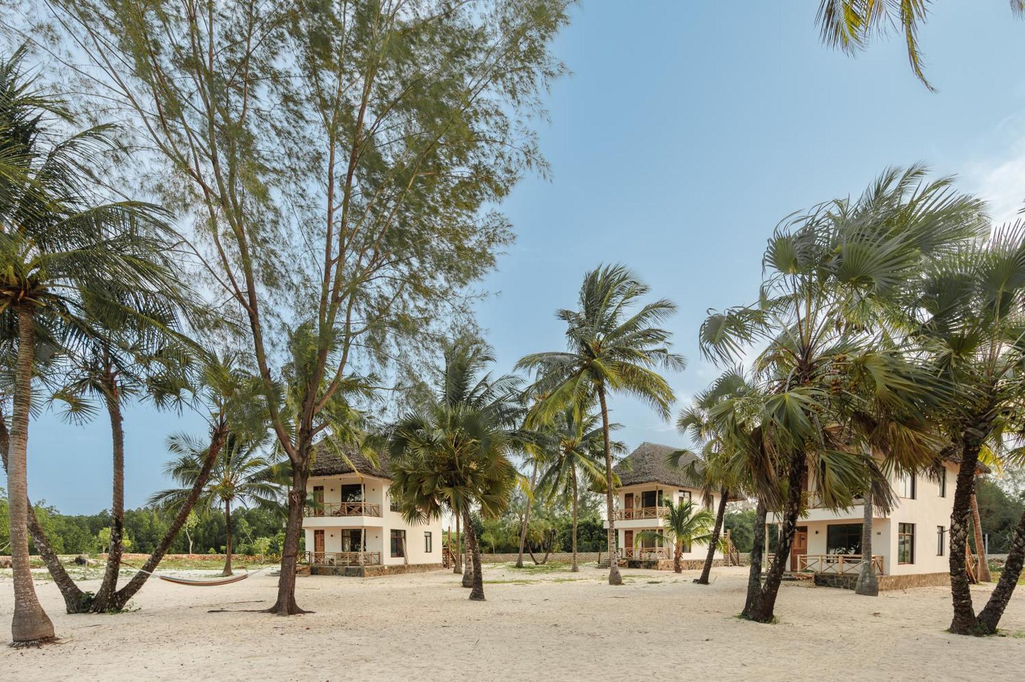Mwazaro Beach Lodge Shimoni Exterior photo