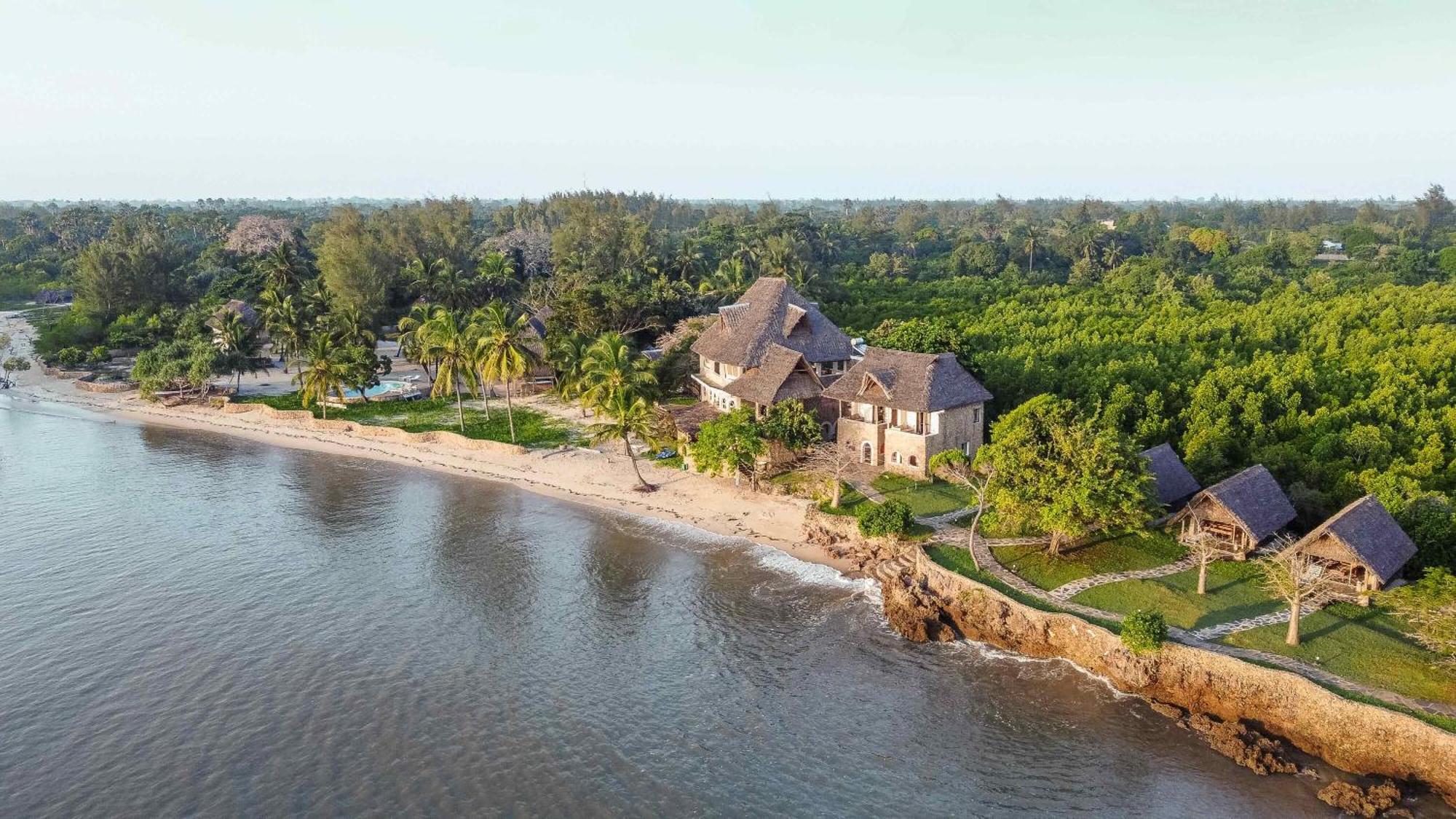 Mwazaro Beach Lodge Shimoni Exterior photo
