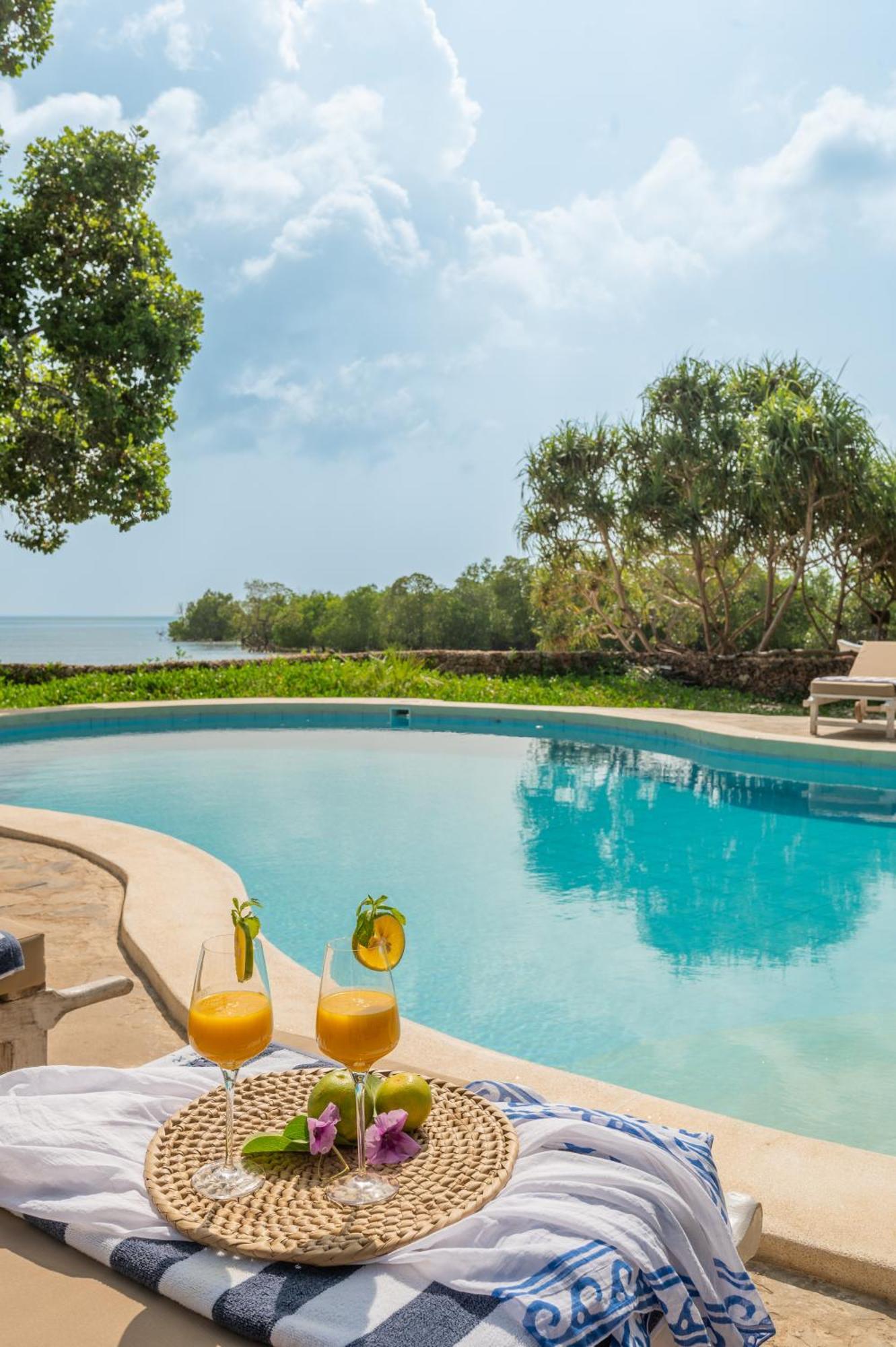 Mwazaro Beach Lodge Shimoni Exterior photo