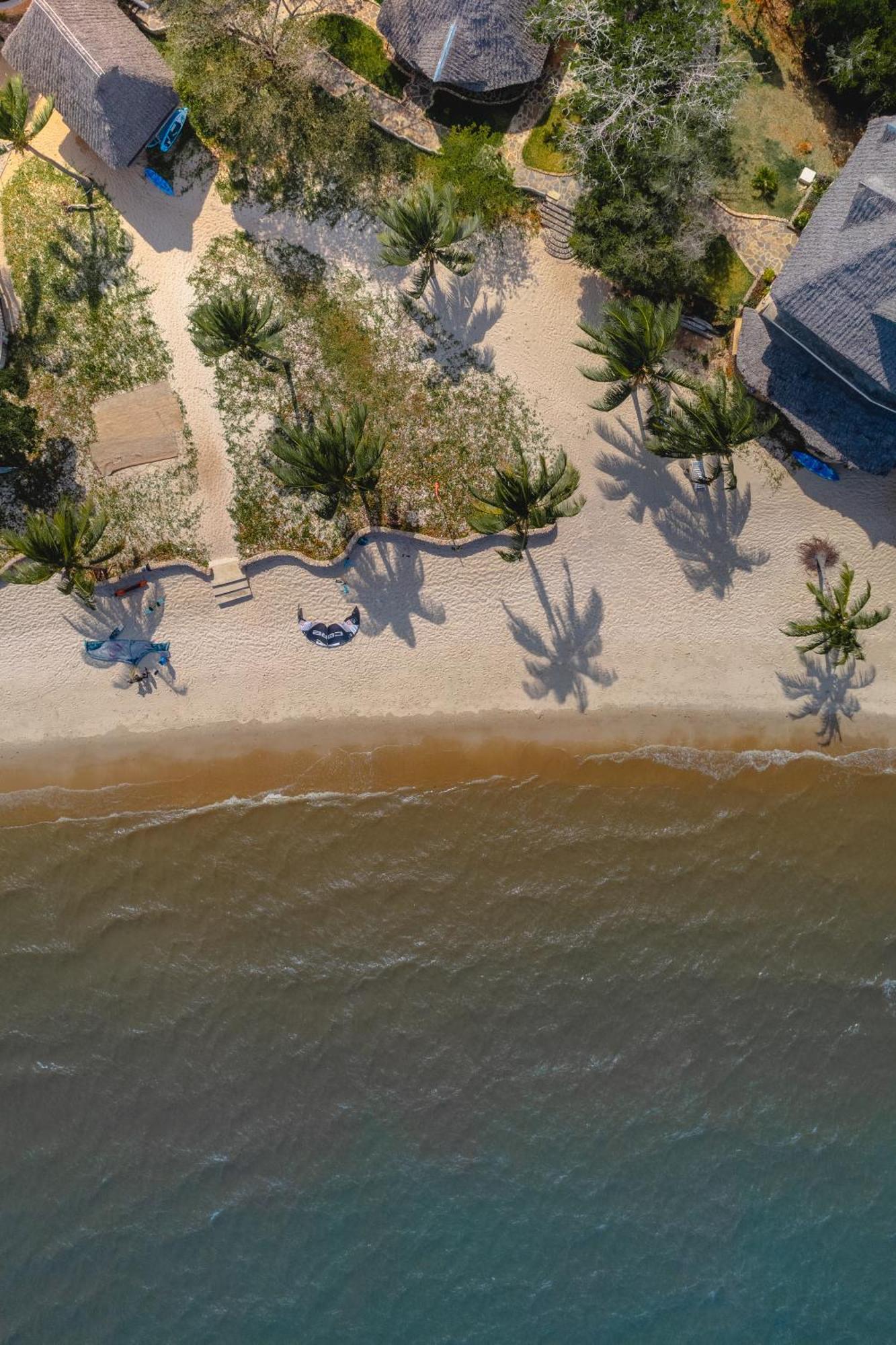 Mwazaro Beach Lodge Shimoni Exterior photo