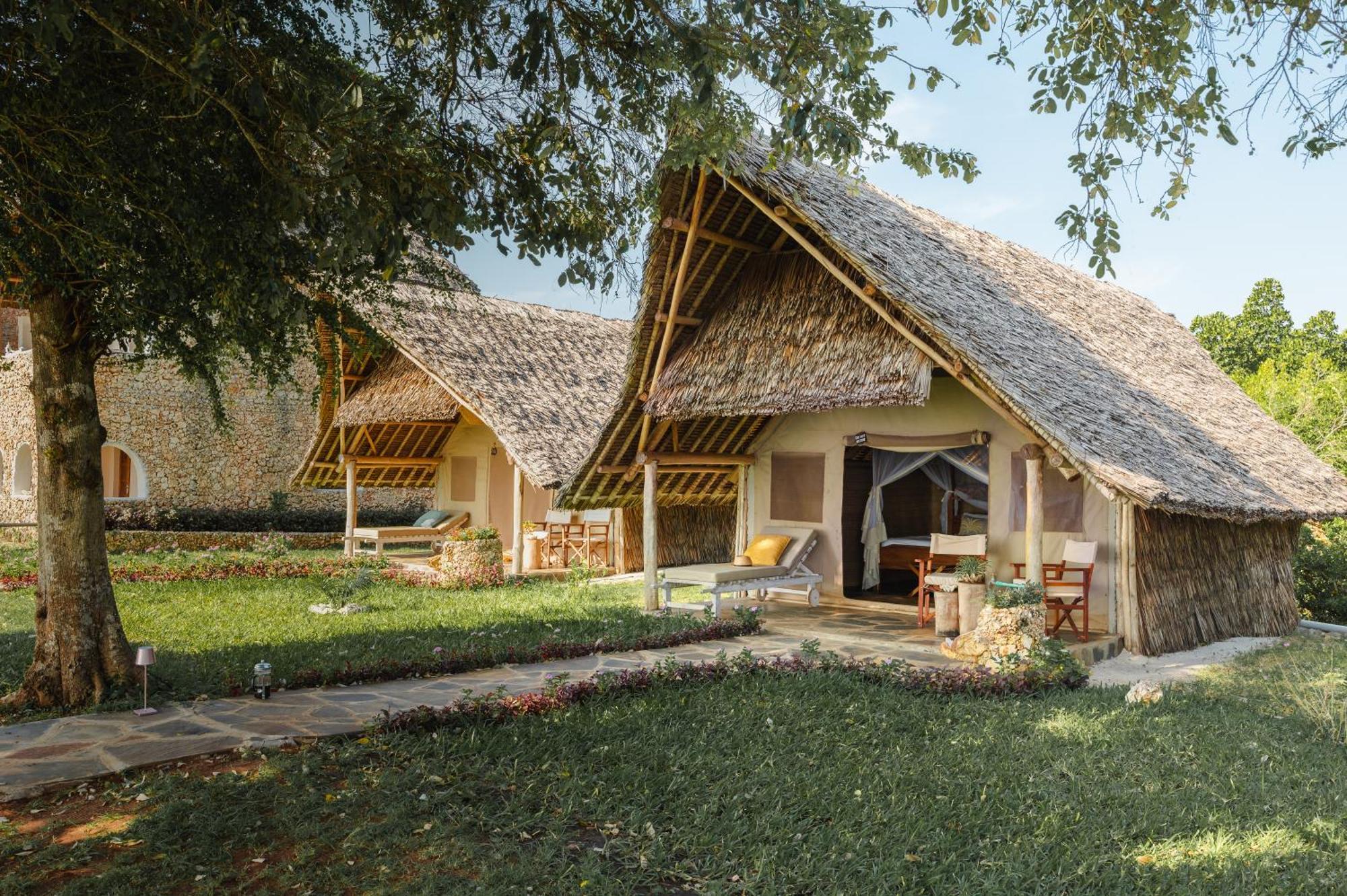 Mwazaro Beach Lodge Shimoni Exterior photo
