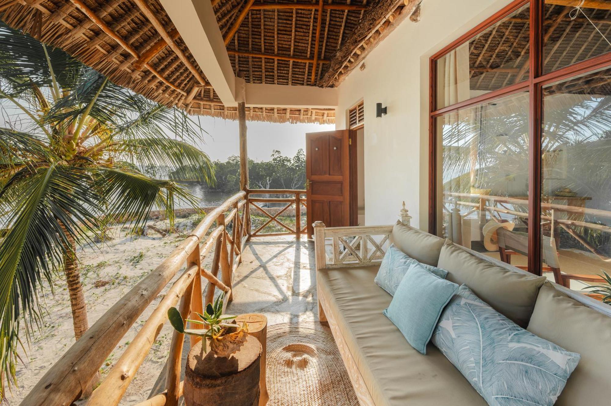 Mwazaro Beach Lodge Shimoni Exterior photo